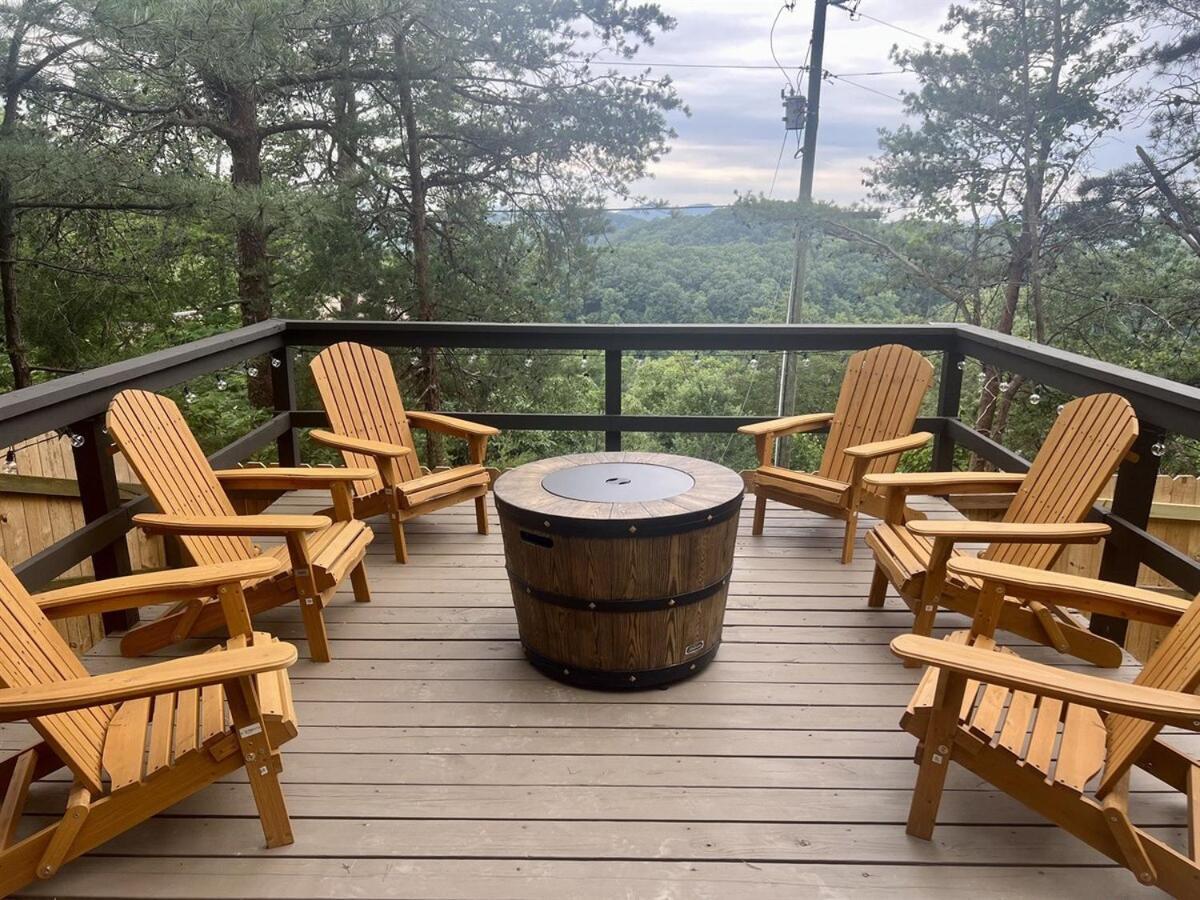 Whiskey Ridge 3 Bdrm Cabin-Firepit, Fenced Yard, Hot Tub Villa Pigeon Forge Kültér fotó